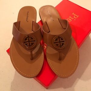 Pierre Dumas tan sandals size 7 BNIB